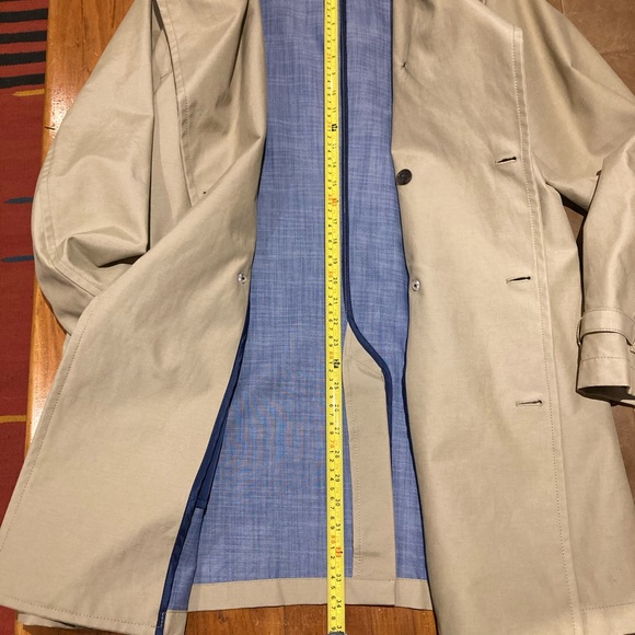 Banana Republic tan trench coat - Picture 7 of 7